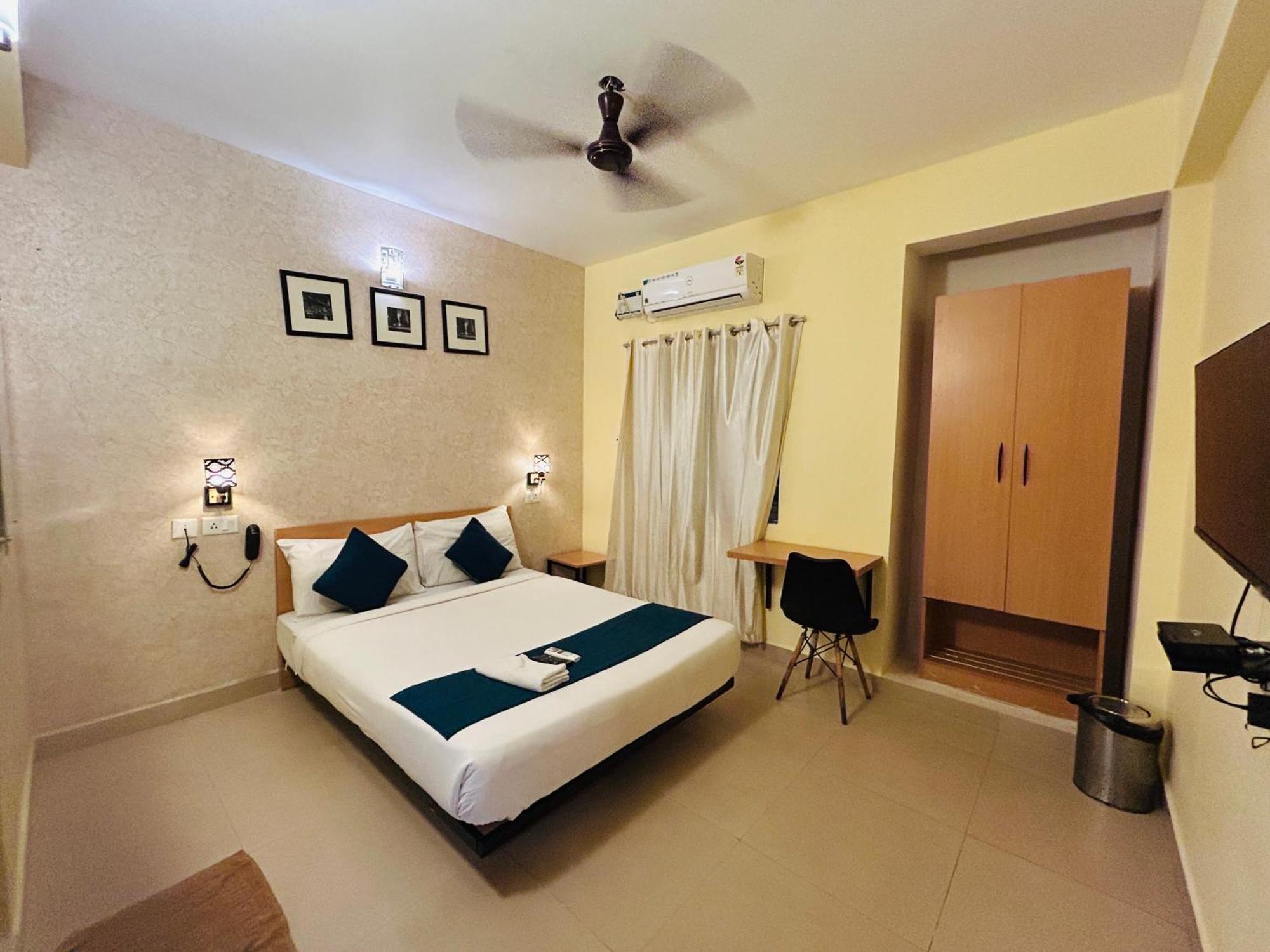 Crayons Hotel Chennai Exterior photo